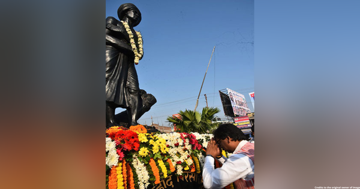 Jharkhand CM Hemant Soren pays floral tribute to Birsa Munda in Kokar